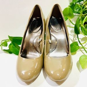 MERONA: Round Toe Tan Faux Leather Stiletto Heels
